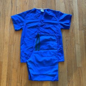 Medline, AngelStat Reversible Scrub Set, Small V-Neck Top & Medium Pants, Royal